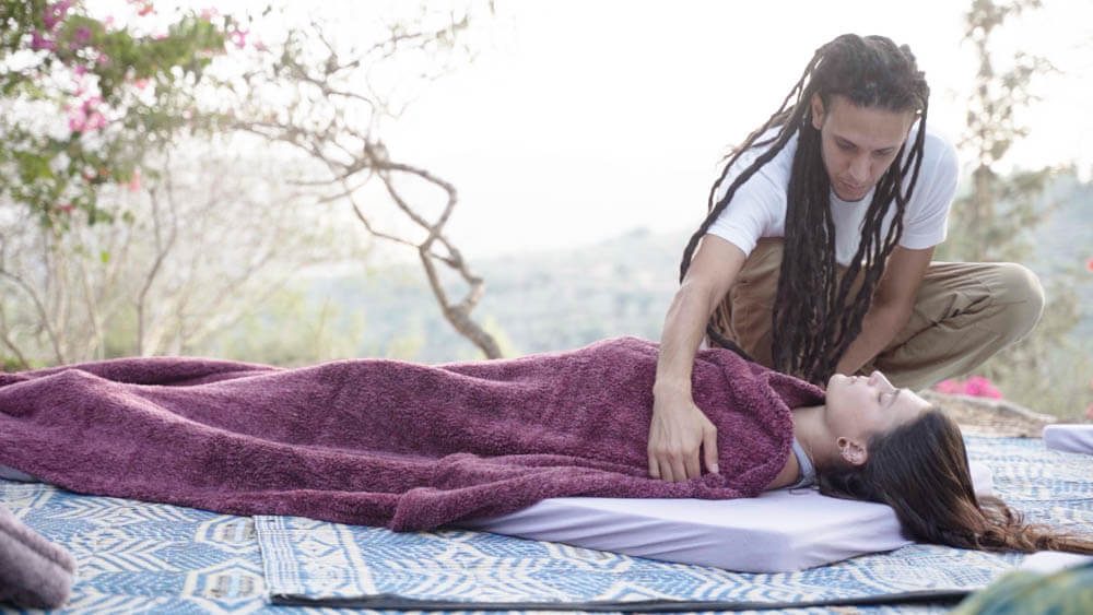 דיאן - מנחה ומטפל בפסיכולוגיה של הגוף